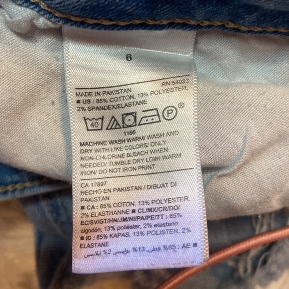 Old Navy Light Wash Destroyed Stretchy Rockstar Super Skinny Denim Jeans - Picture 4 of 7